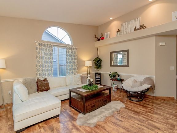 4th image of 4716 36th Ave NE