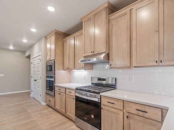 3rd image of 7958 Blanchard Loop