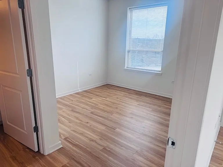 One Fifty Seven Oak Forest — Photo 34