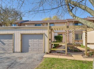 1067 Timberlake Ct, Aurora, IL 60506