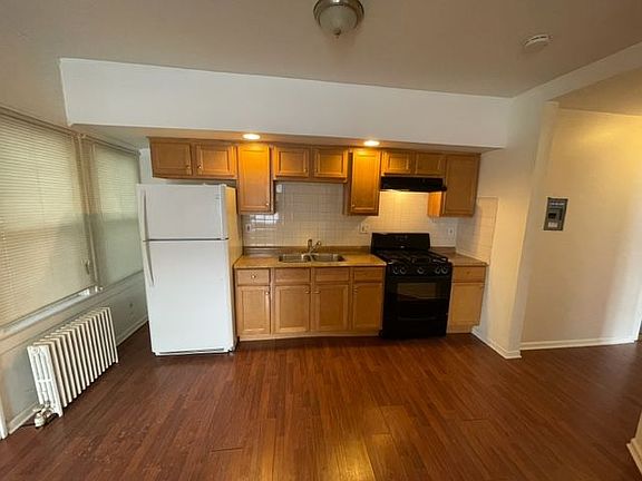 3rd image of 2494-96 Saint Johns Ave #1S