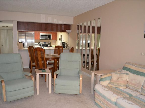 3rd image of 4056 Oakview Dr #E5