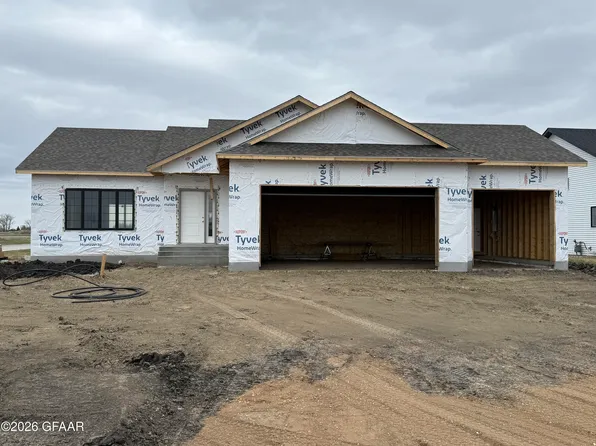 6307 Yukon Ln, Grand Forks, ND 58201