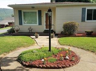 25 Lenape Trl, Lock Haven, PA 17745