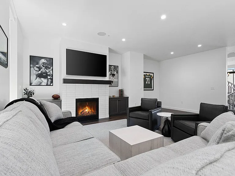 1071 Brookwood Dr — Photo 38