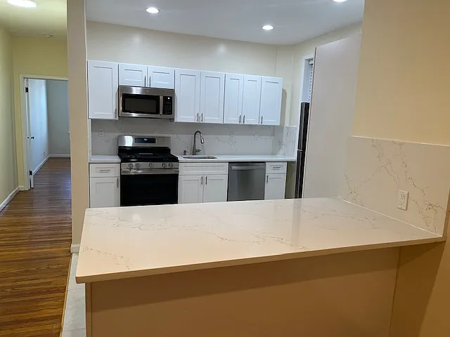 333 2nd Ave #10 — Photo 3