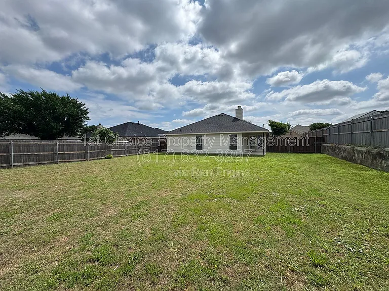 924 Marist Dr — Photo 25