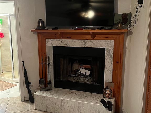 2nd image of 4065 Lake Marianna Dr