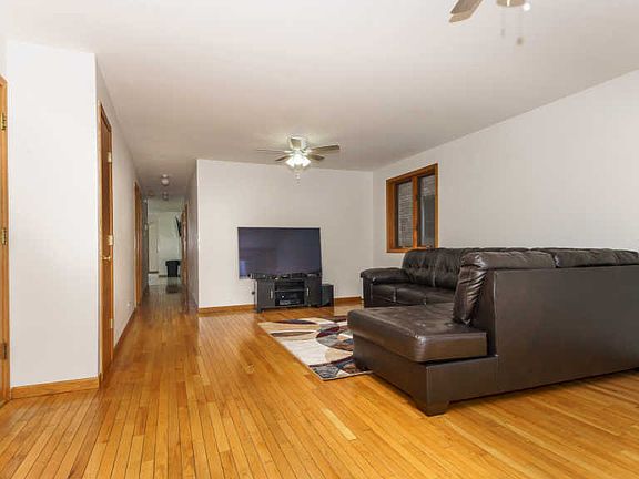 3rd image of 4109 N Dickinson Ave