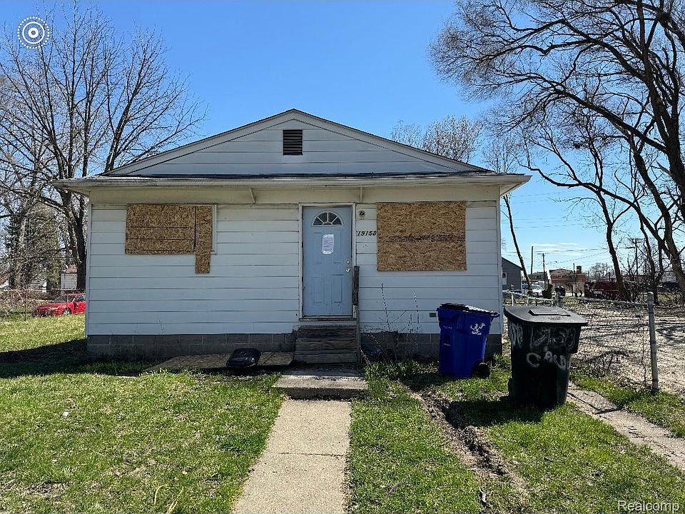1st image of 19158 Caldwell St