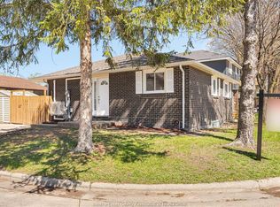 1430 Bayswater Cres, Windsor, ON N8S 4K8