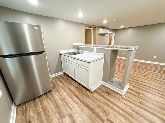 3rd image of 3310 Ottawa Ave APT A