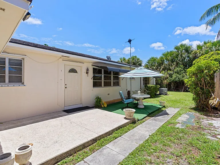 1725 N Lakeside Dr — Photo 27