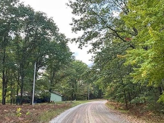 Exterior Neighborhood (street photo)