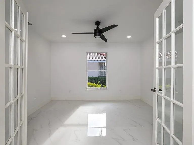 1268 SW Briarwood Dr — Photo 12