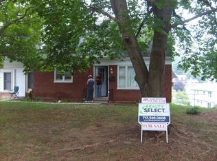 1318 Meadowcreek Ln, Lancaster, PA 17603