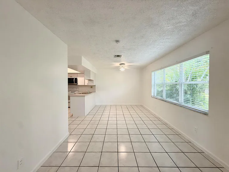 7643 NW 74th Ave — Photo 16