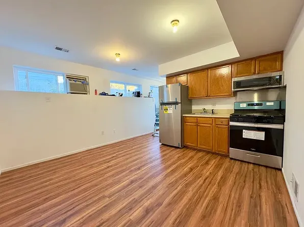 109 Station Ave, Staten Island, NY