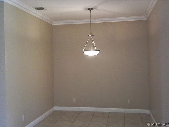 3rd image of 3323 Lakeside Dr #39