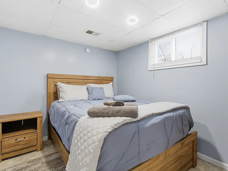 26739 W Outer Dr #1 — Photo 8