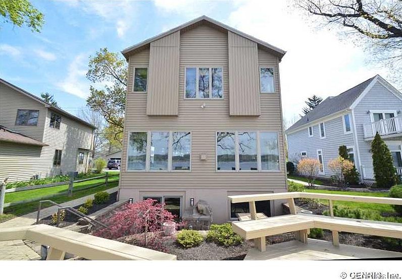 1st image of 3740 Thorndale Bch