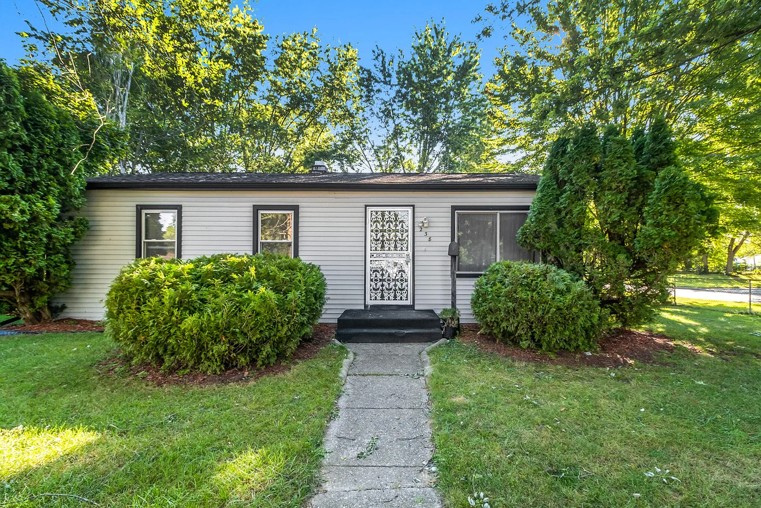 238 Sunwood Dr photo 1