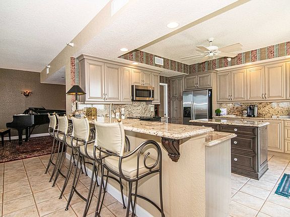 5th image of 4830 Osprey Dr S APT 401
