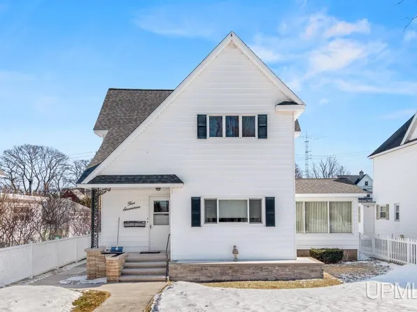 517 S 9th St, Escanaba, MI 49829