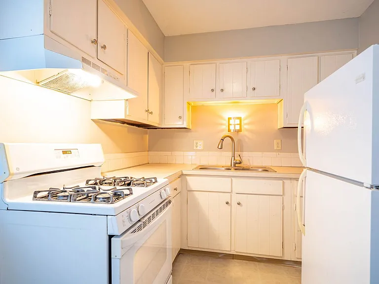 311 E Jenkins Ave #A — Photo 4