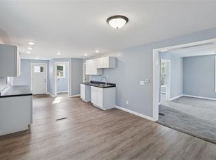 807 4th St, Victor, IA 52347