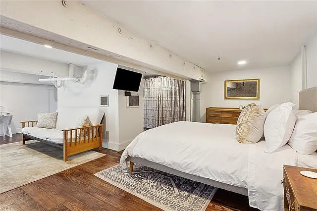 920 Poeyfarre St #240 — Photo 8