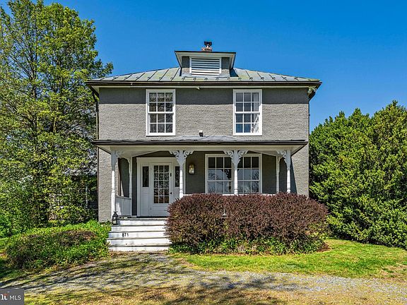 3rd image of 871 Old Chapel Rd