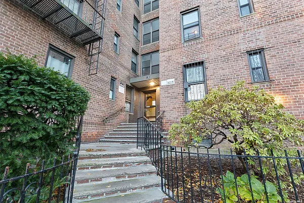 Sold by Empire Fine Homes | media 10