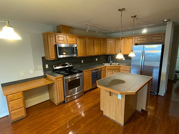 3rd image of 308-13405 97th Ave E
