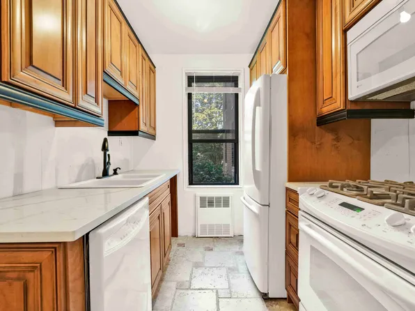 224-24 Union Tnpk image 9 of 29