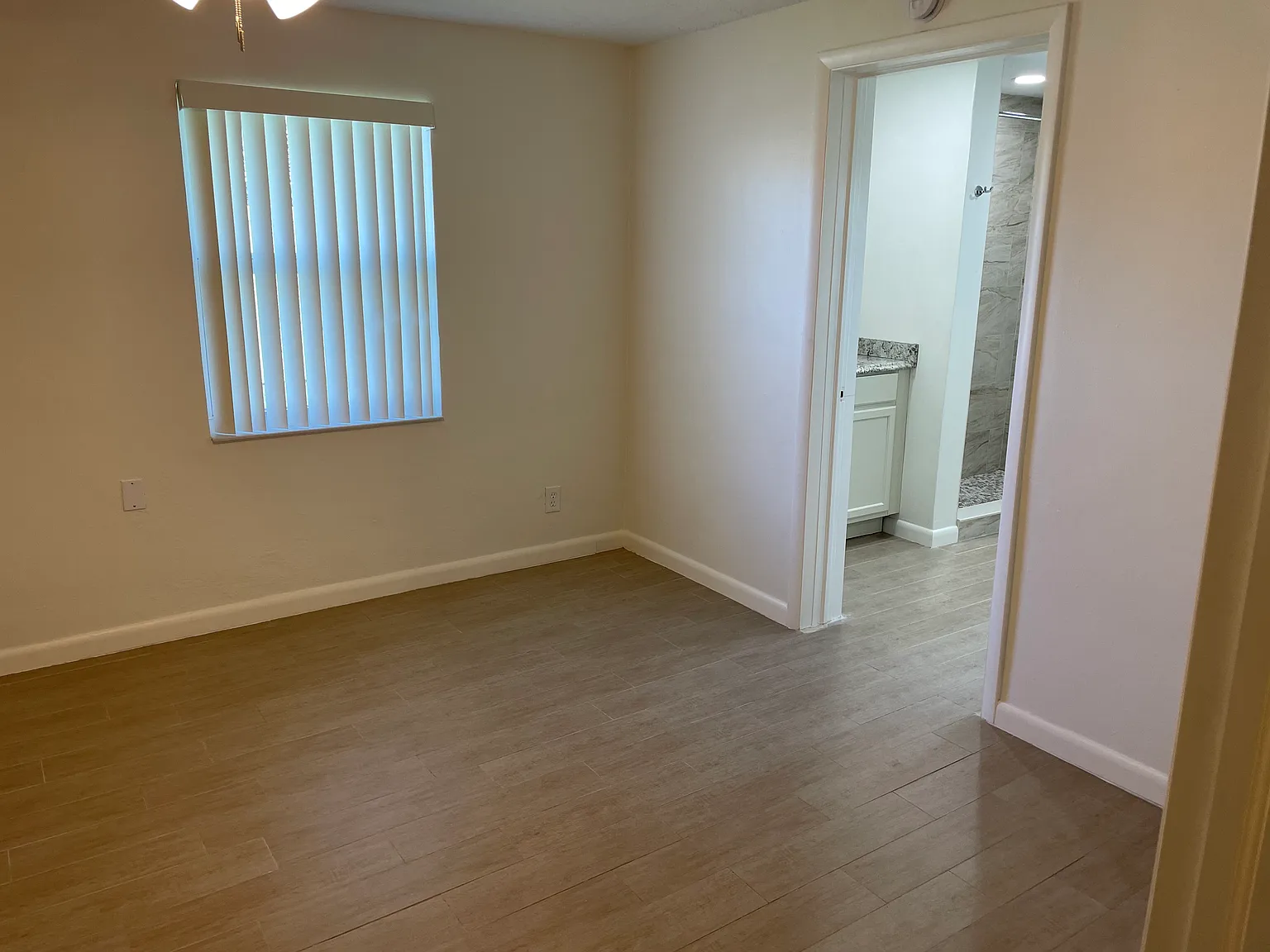 1 bed, 700 sqft, $1,350 — Photo 4