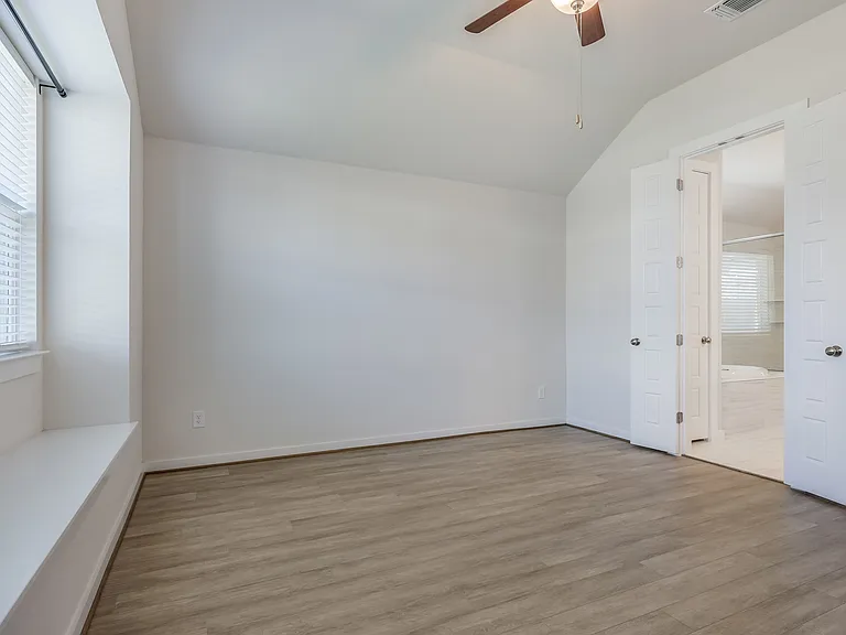 4326 Frankfurt Ln — Photo 20