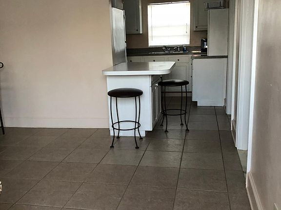 3rd image of 986 12th St