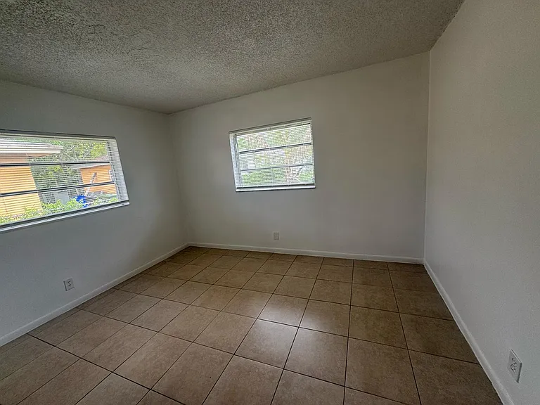 1480 NW 19th Ct #2 — Photo 4