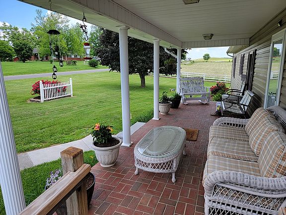 5th image of 583 Providence Rd