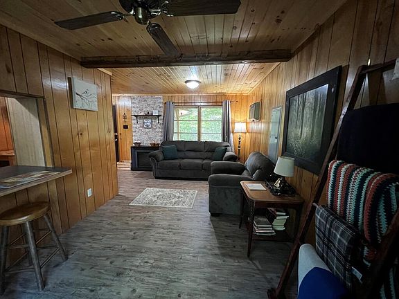 5th image of 95 Maple Dr