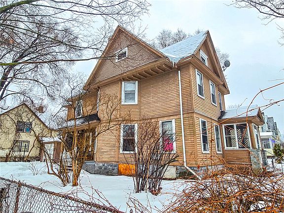 3rd image of 211 Parsells Ave