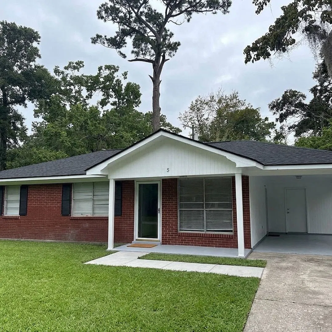 Charming 3-bed, 1-bath brick home in Brookview/Skidaway Terrace/Parkview — Photo 2