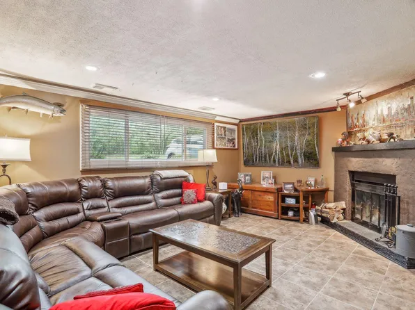 12429 Flag Ave, Savage, MN 55378