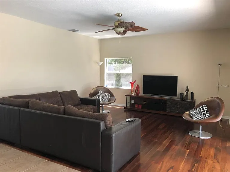 2226 Westbourne Dr — Photo 9