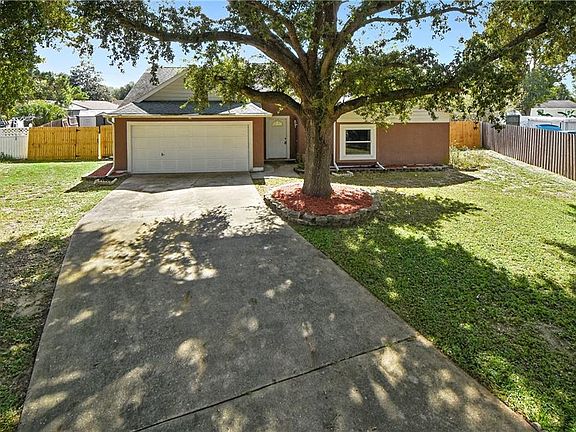 3rd image of 245 Murcott Ct