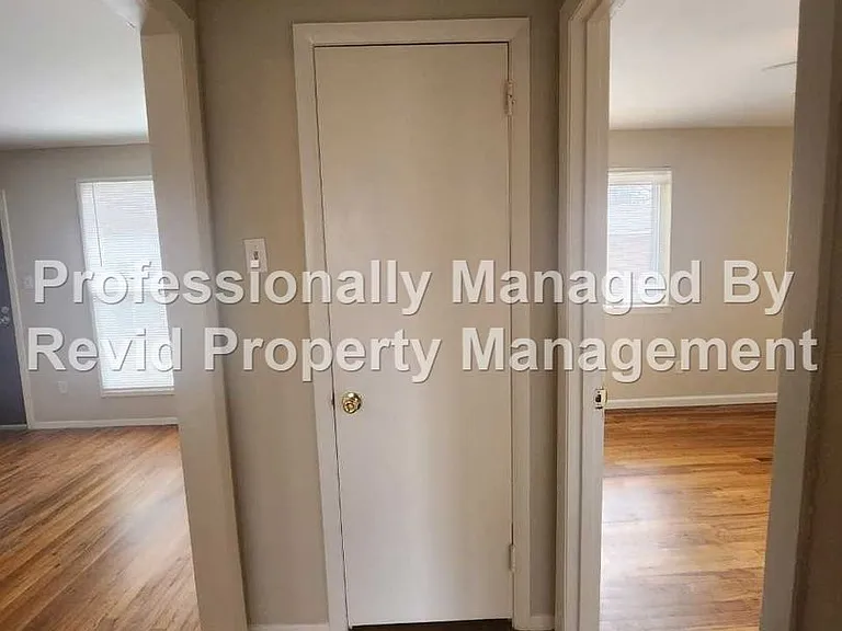 1280 Harbert Ave. — Photo 15