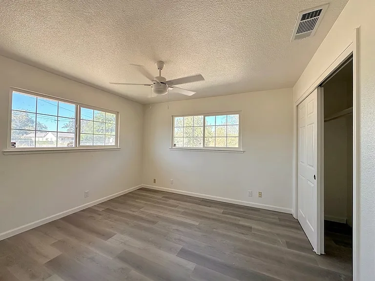 15050 Cottage Ave — Photo 18