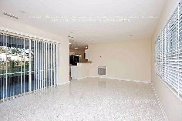 1710 Puritan Ave — Photo 2
