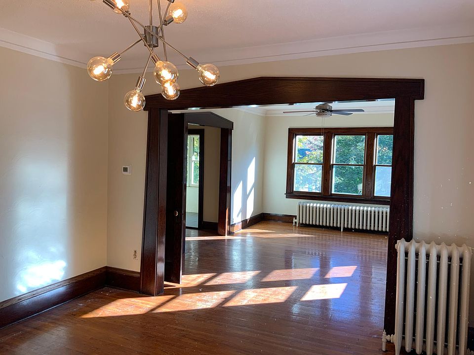 1st image of 1081 23rd Ave SE #2